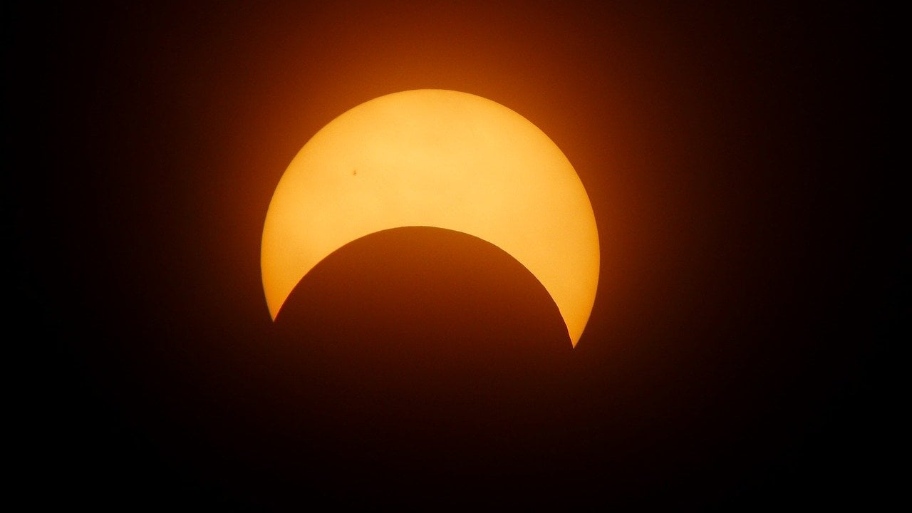 Effect of solar eclipse on renewable energy output